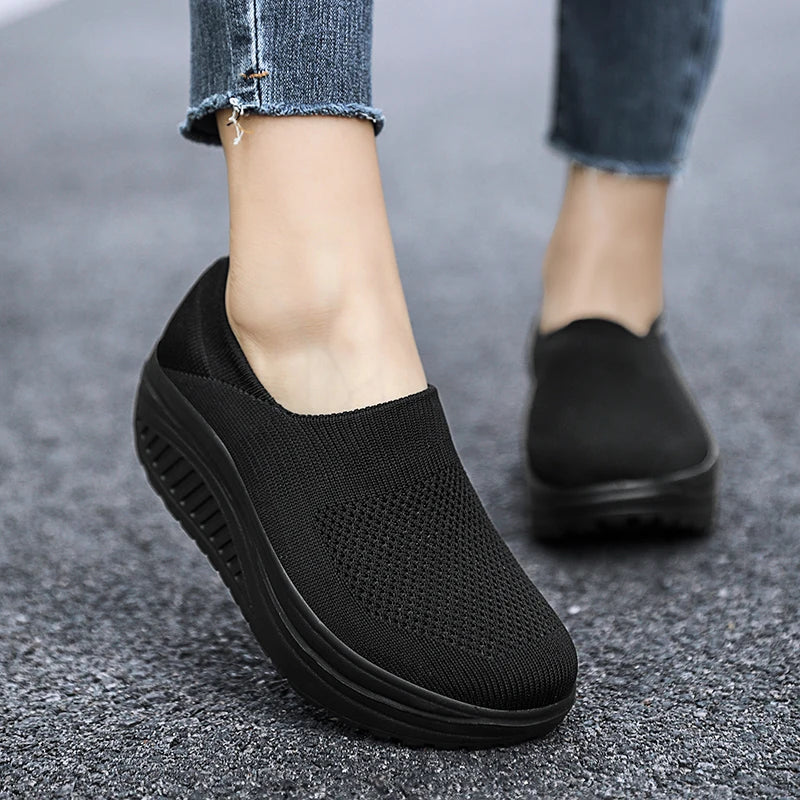 Black / 12