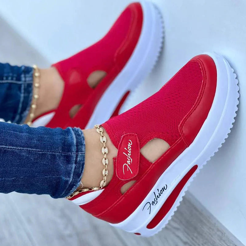 Red / 12