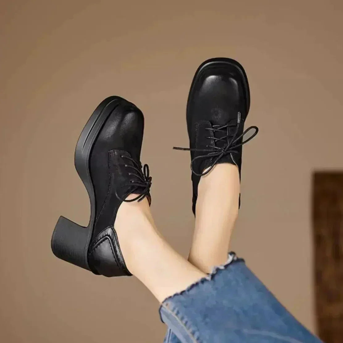 Black / 12