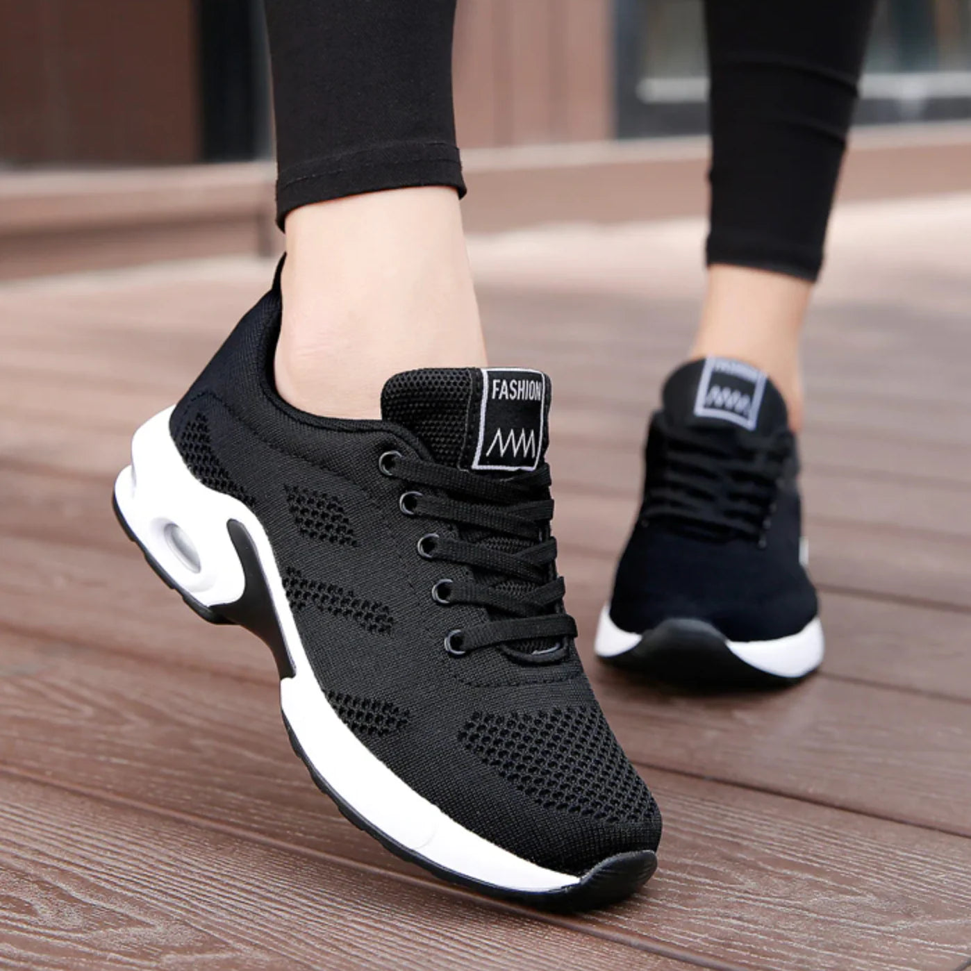 Black / 12