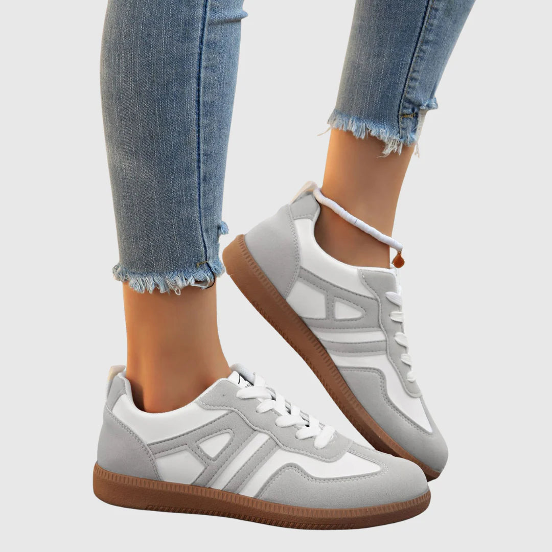 Gray & White / 12