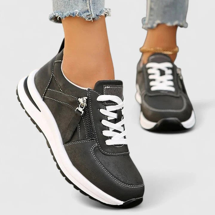 Black / 12